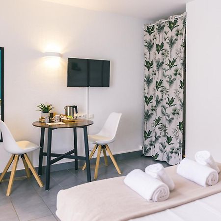 Logis Hotel & Restaurant Le Soleil D'Or Montigny-la-Resle Dış mekan fotoğraf