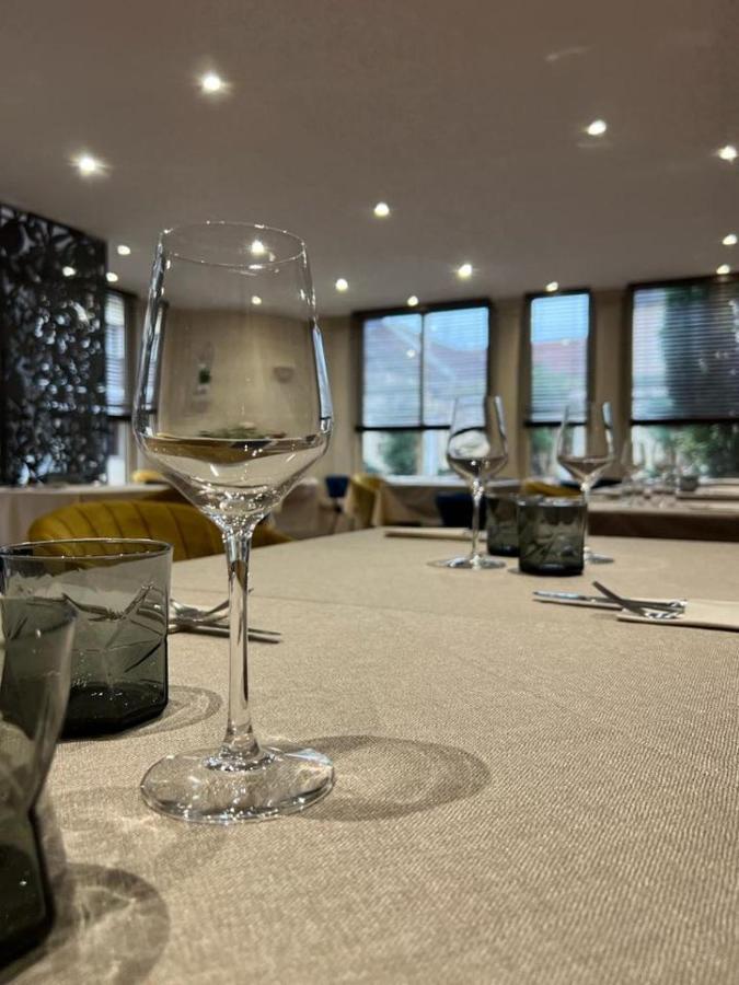 Logis Hotel & Restaurant Le Soleil D'Or Montigny-la-Resle Dış mekan fotoğraf