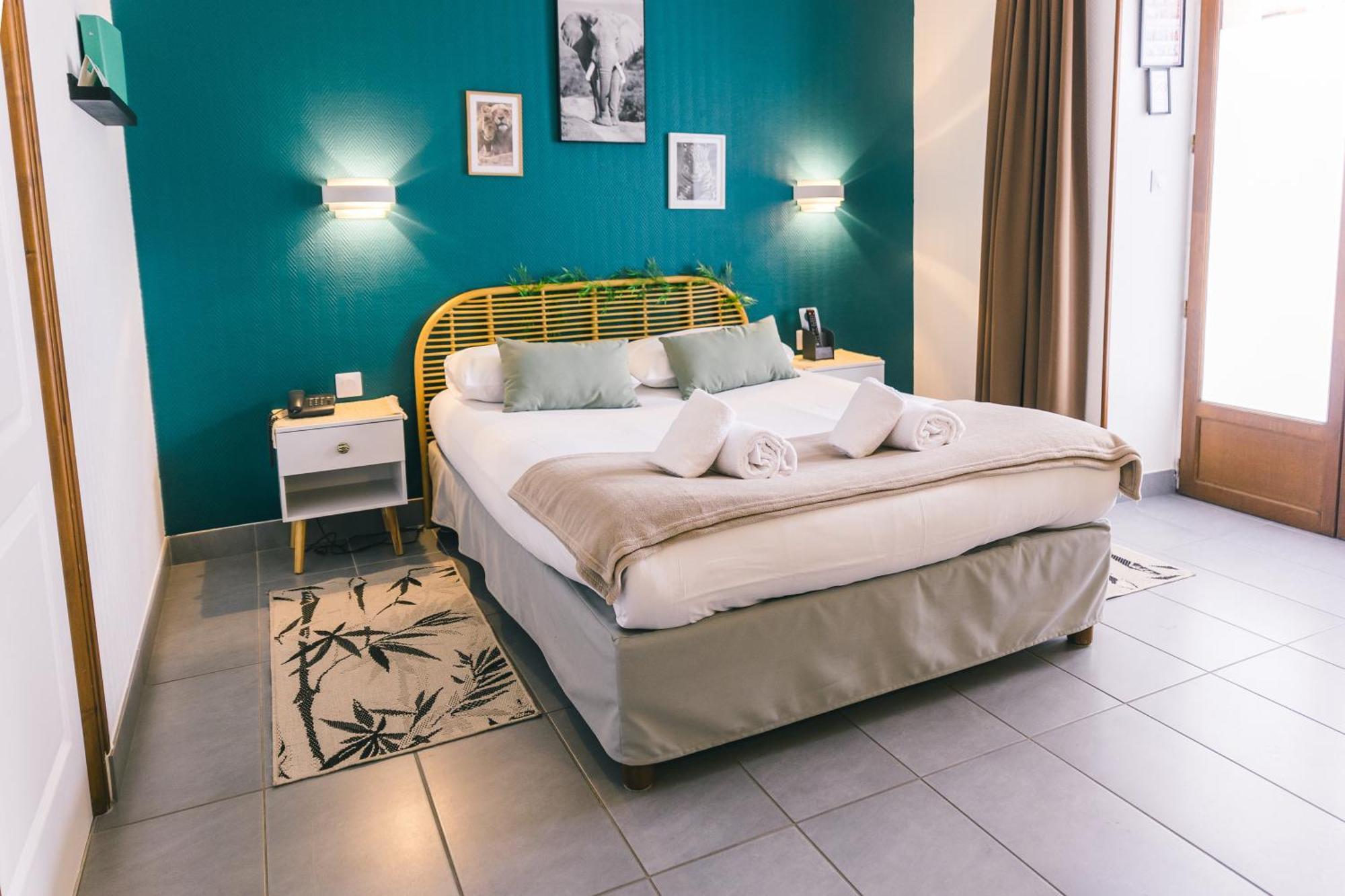 Logis Hotel & Restaurant Le Soleil D'Or Montigny-la-Resle Dış mekan fotoğraf